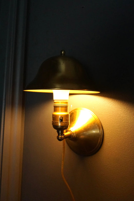 Vintage Cresco “Juniorlite” Brass Wall Sconce, c.1940s–1950s