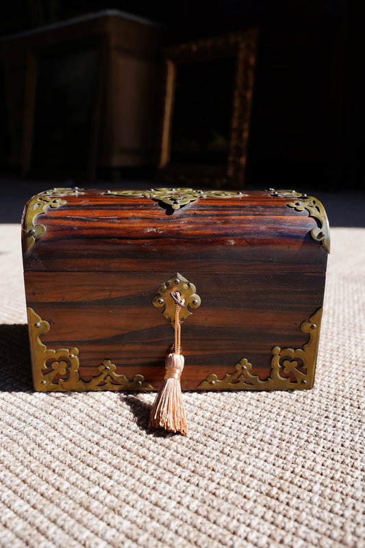 Antique Georgian Rosewood Domed Tea Caddy