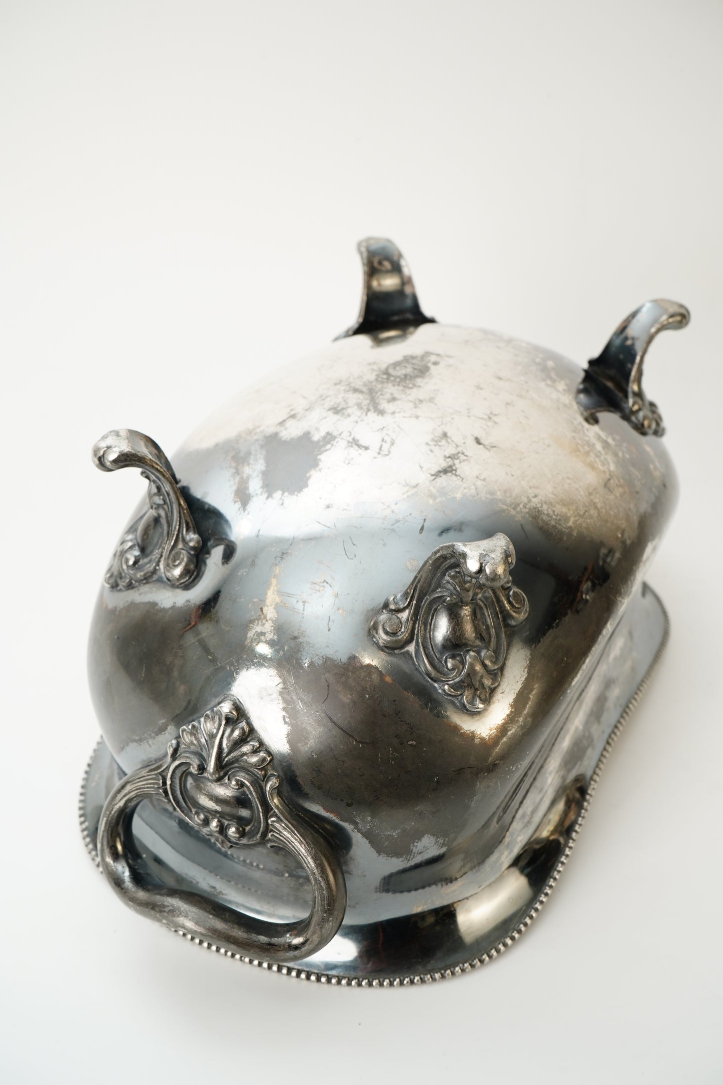 Antique Meriden Silver Plate Covered Tureen Serving Dish with Claw Feet