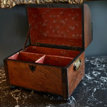 Antique Georgian Regency Mahogany Tea Caddy with Dome Lid, c.1810 – Lockable Tea Box with Lined Interior