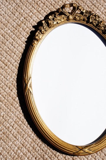 Antique Louis XVI Style Giltwood Oval Picture Frame