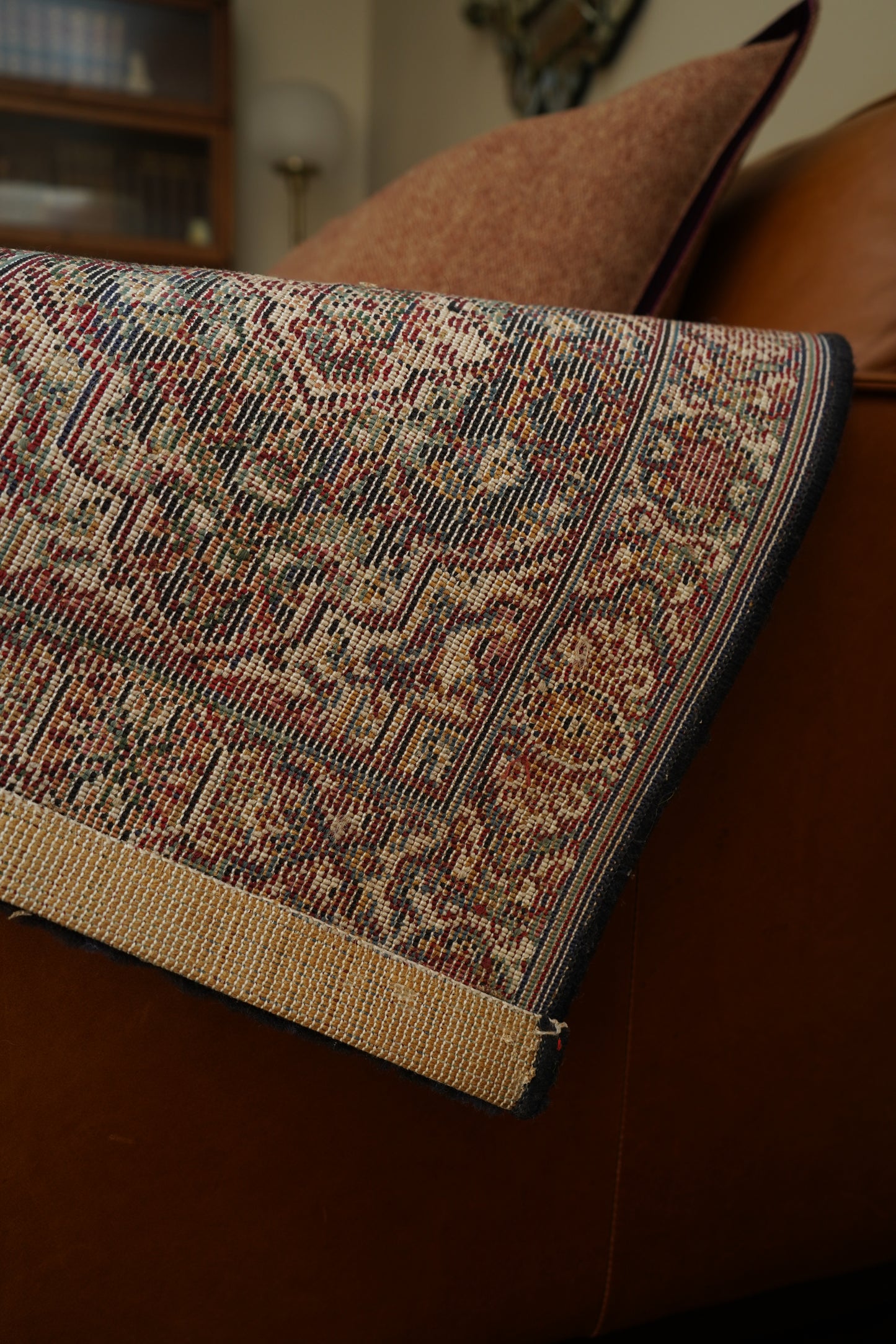 Small Blue Persian Style Rug, 20" x 15.5"