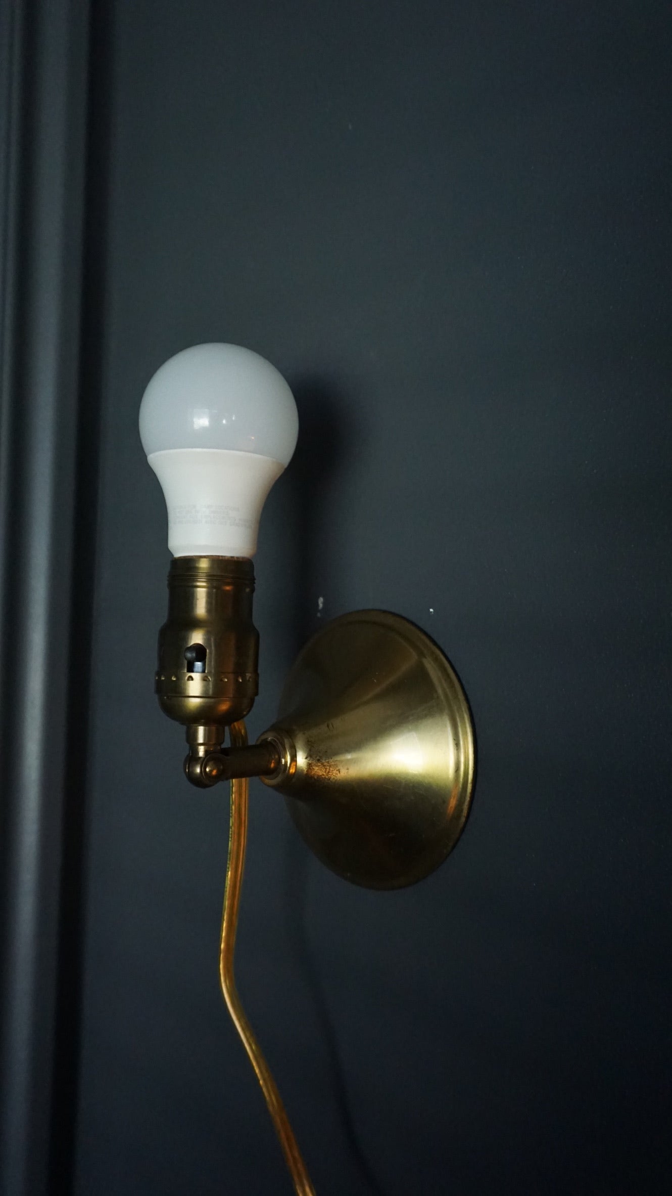 Vintage Cresco “Juniorlite” Brass Wall Sconce, c.1940s–1950s