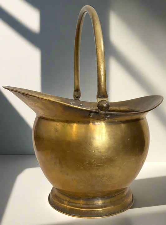 Antique Arts & Crafts Style Hammered Brass Hearth Handled Planter, Vintage Brass Bucket with Handle