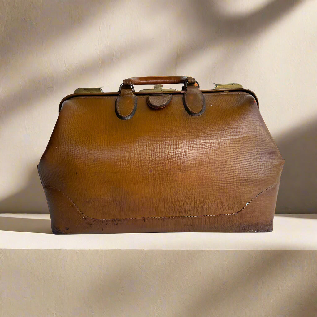 Antique Cowhide Leather Doctor’s Bag with Monogram “H.B.S.” – Early 20th Century Travel Satchel