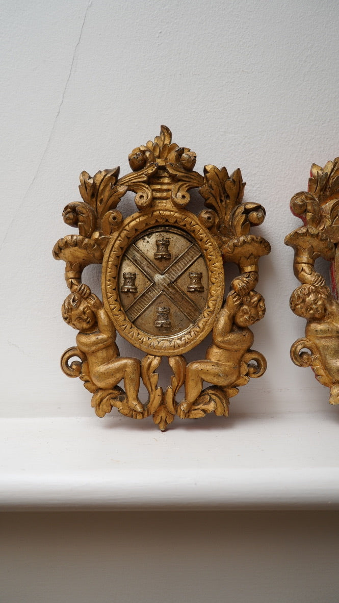 Pair of Giltwood Wall Plaques after William Wetmore Story (c. 1860–80) – Neo-Classical Portrait & Armorial