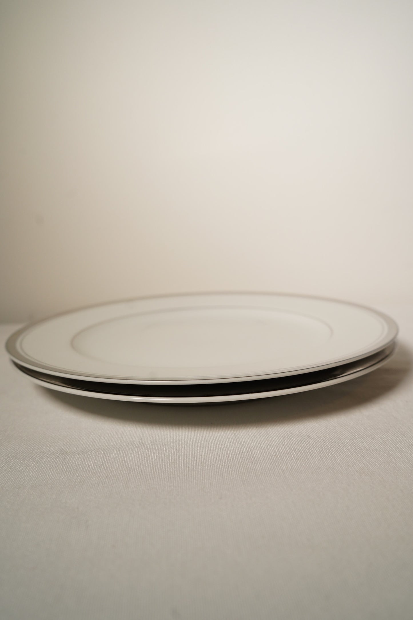 Lenox Wallace Heritage Newport White and Silver Dinner Plates Fine Porcelain 10.5 Inch Set