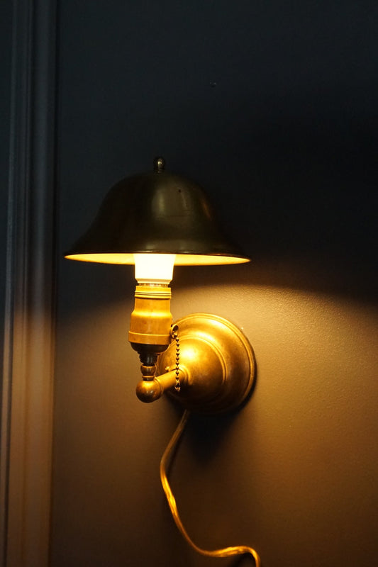 Early 20th-Century Solid Brass Wall Sconce with Bell Shade and Pull-Chain Switch