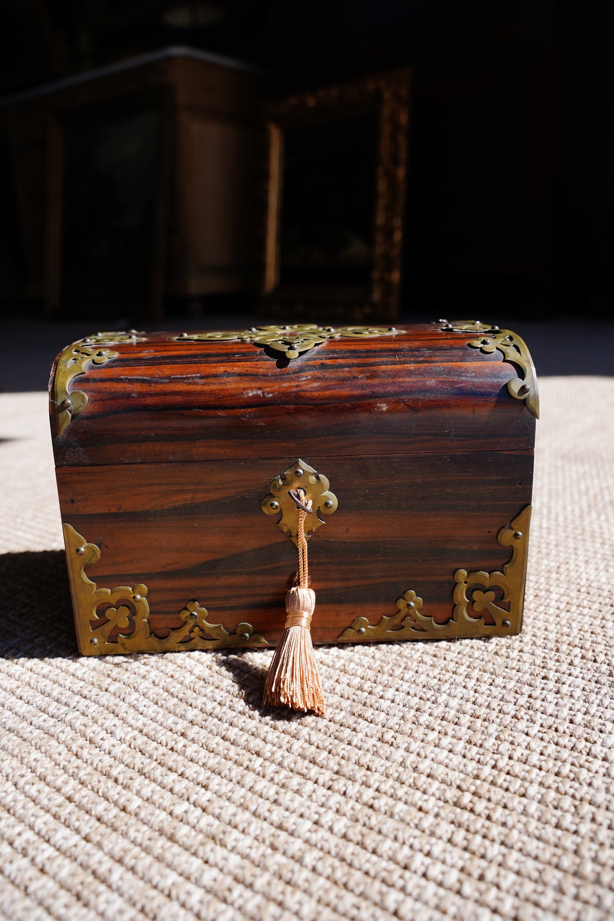 Antique Georgian Rosewood Domed Tea Caddy