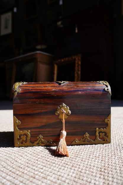 Antique Georgian Rosewood Domed Tea Caddy