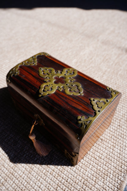 Antique Georgian Rosewood Domed Tea Caddy