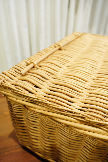 Vintage Wicker Storage Basket with Lid  *as-is*