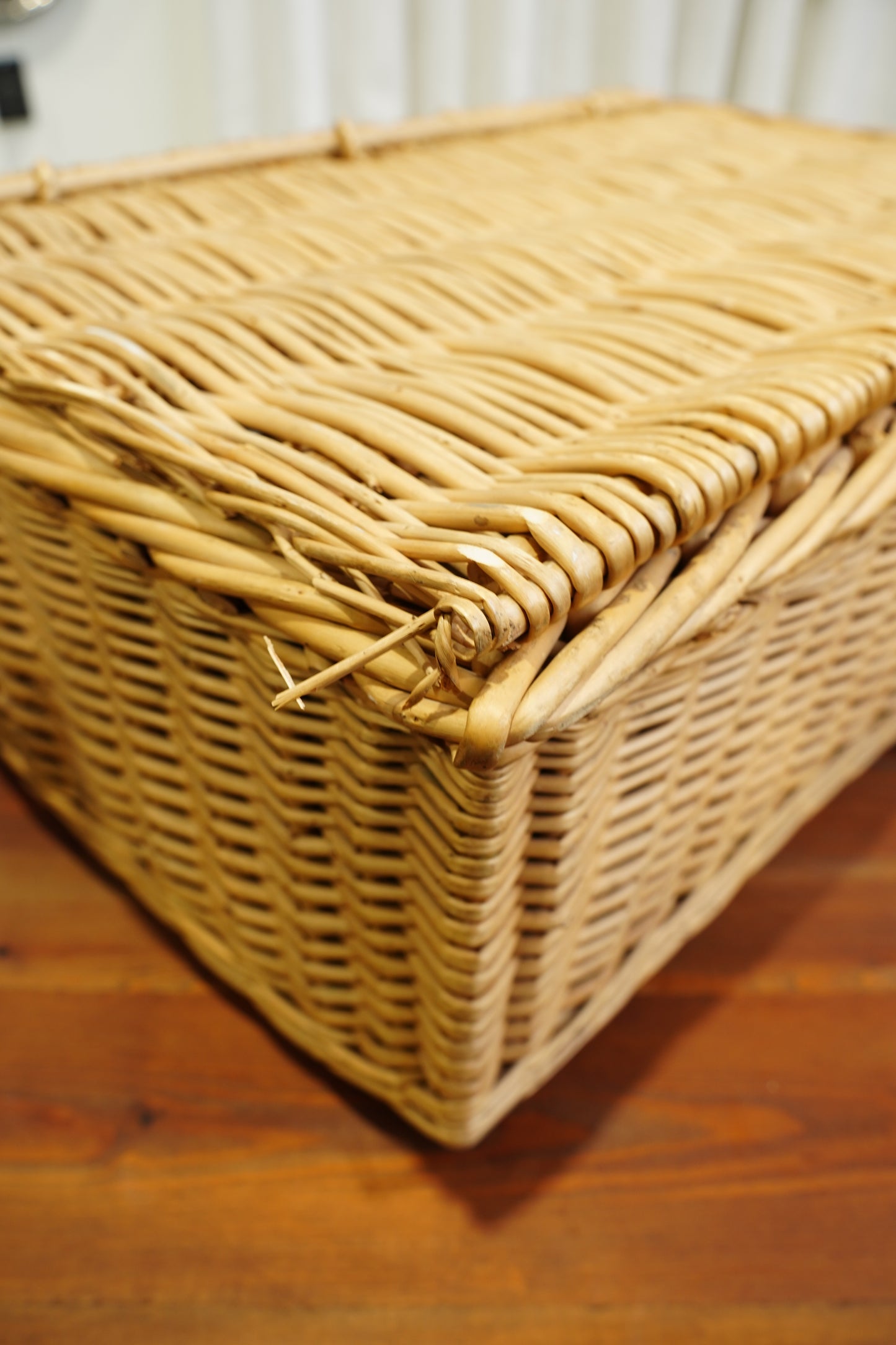 Vintage Wicker Storage Basket with Lid  *as-is*