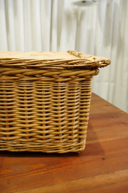 Vintage Wicker Storage Basket with Lid  *as-is*