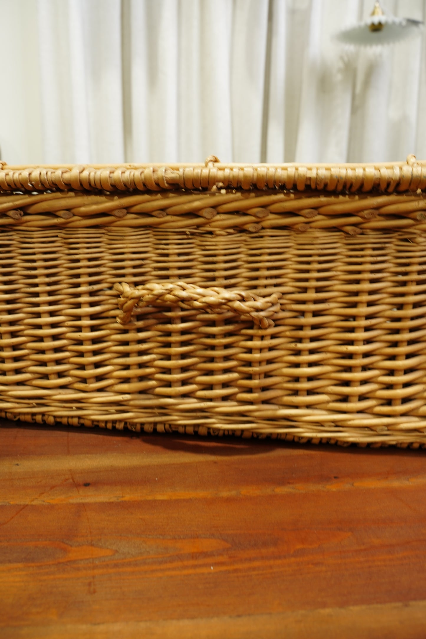 Vintage Wicker Storage Basket with Lid  *as-is*