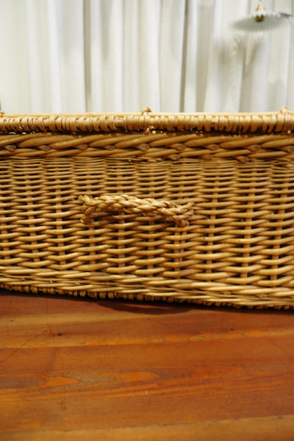 Vintage Wicker Storage Basket with Lid  *as-is*