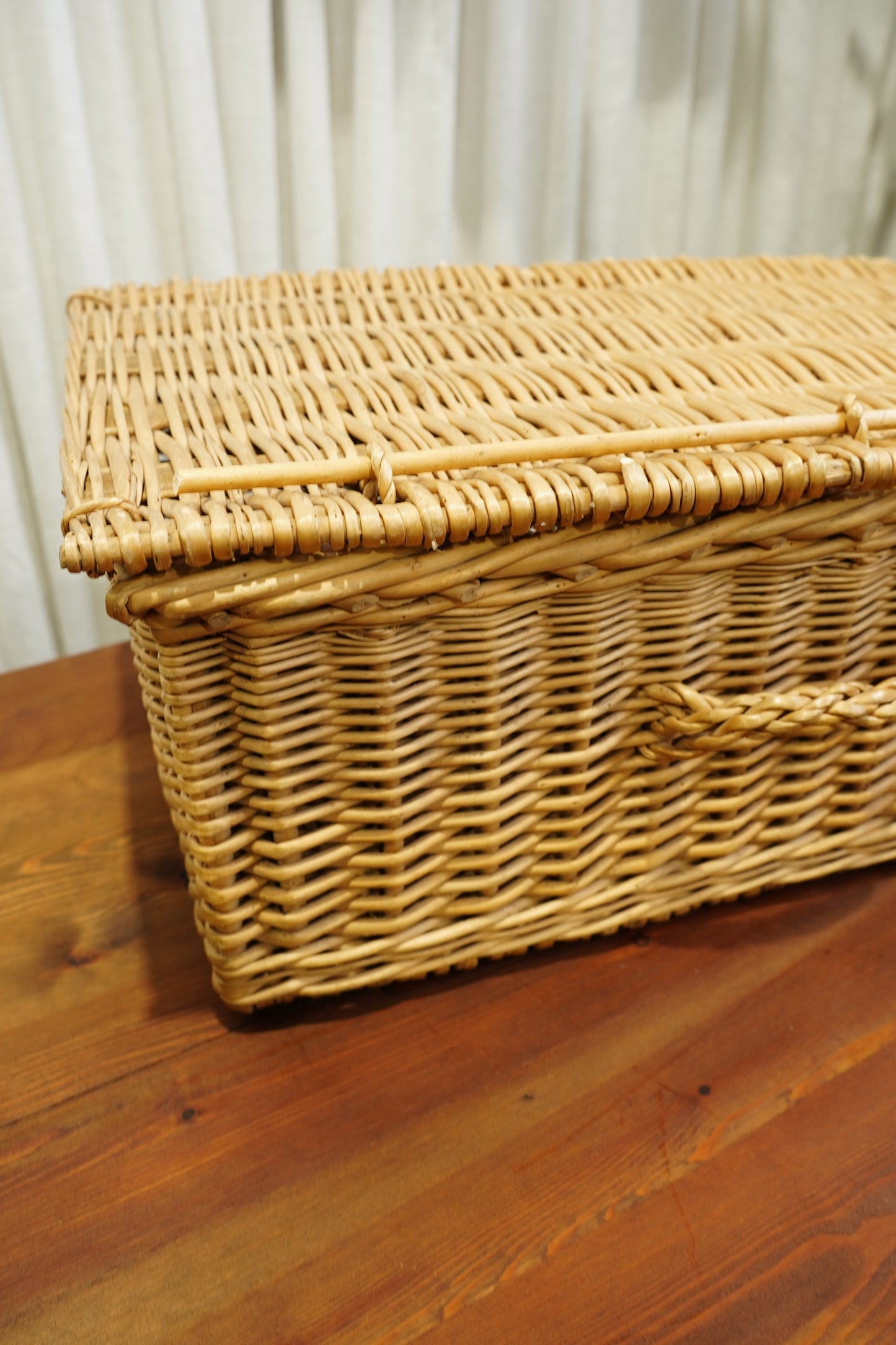 Vintage Wicker Storage Basket with Lid  *as-is*
