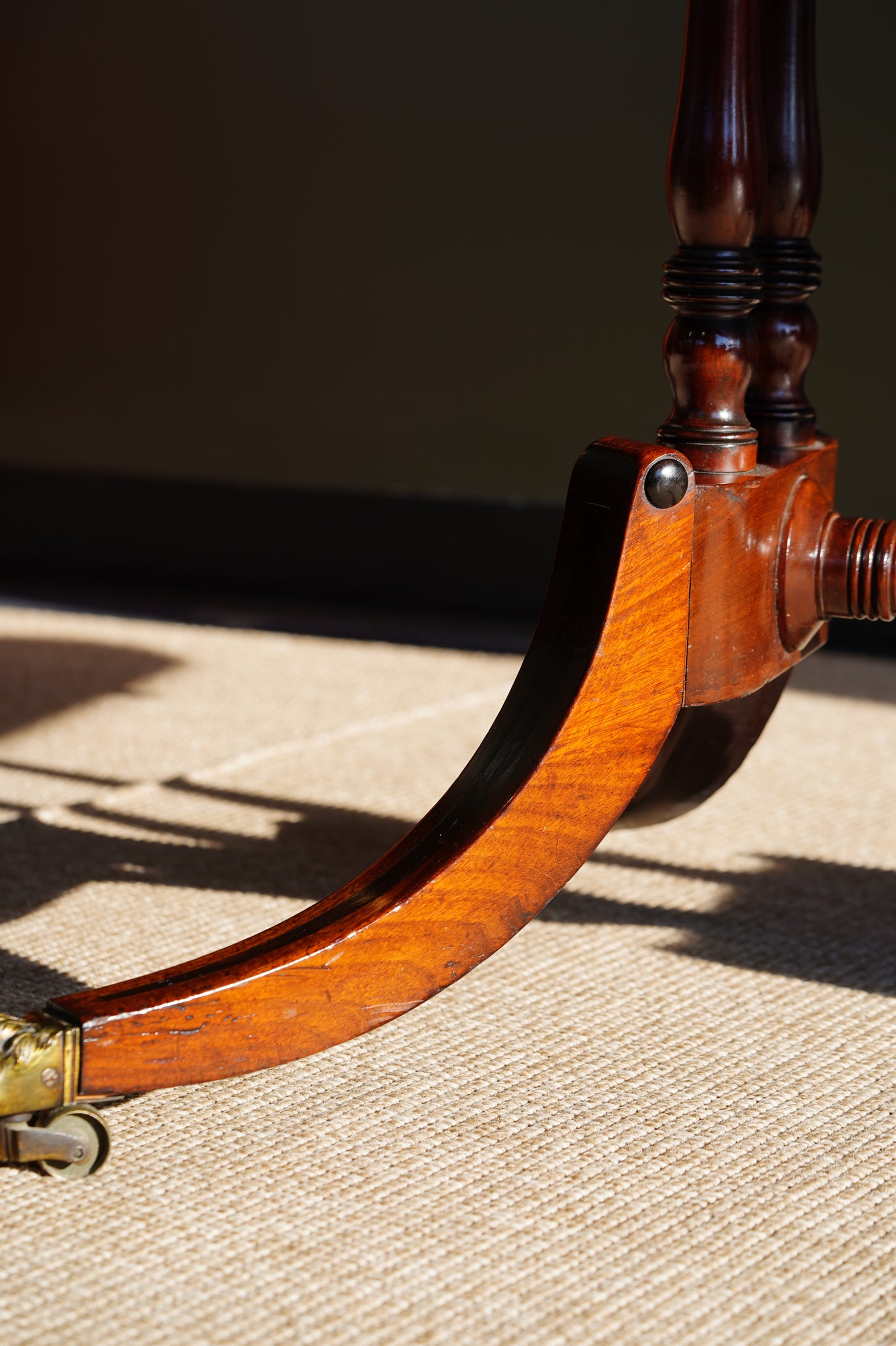 Antique English Mahogany Table with Drop Leaves, Circa 1820