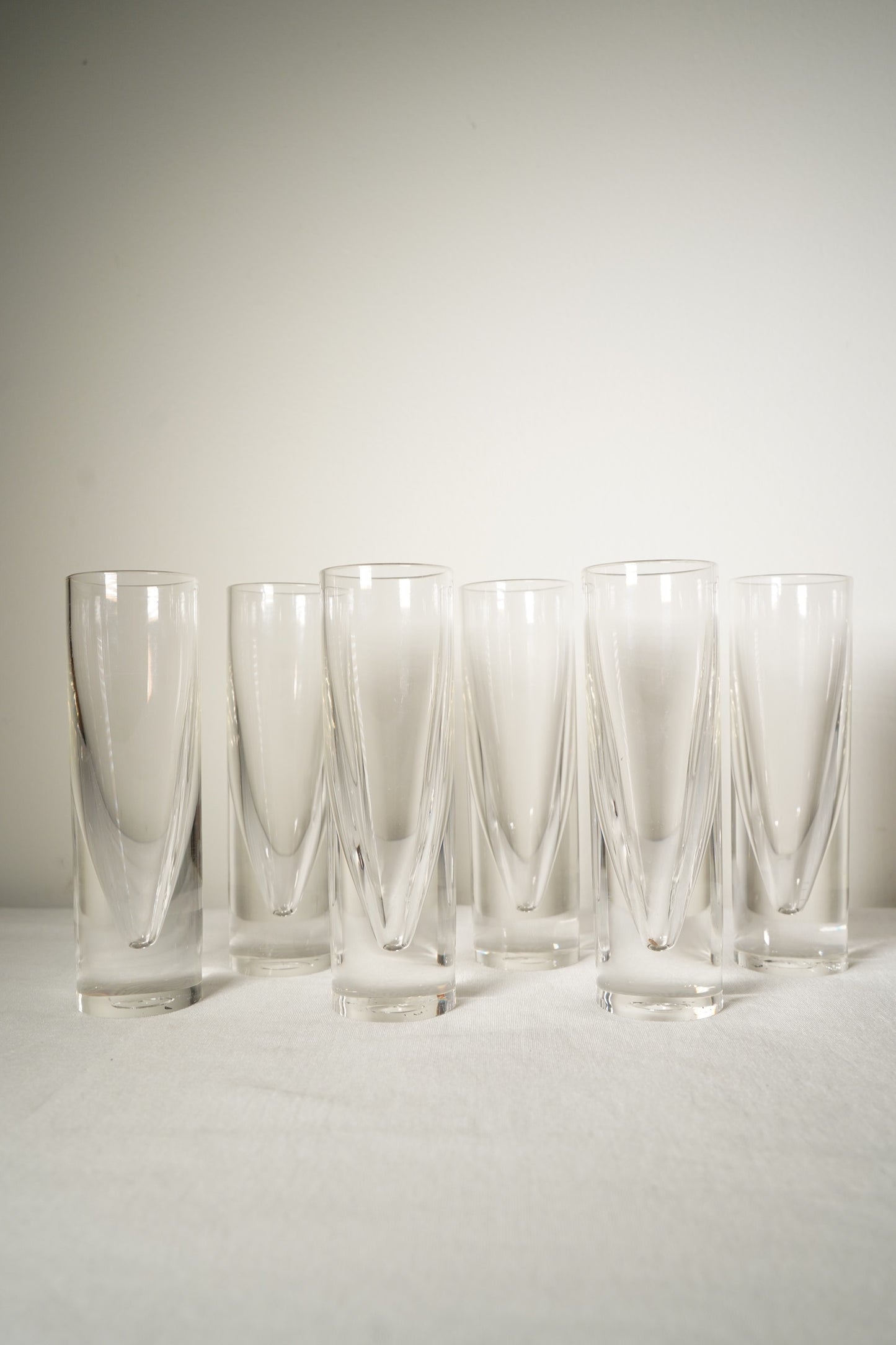 Set of Six 1970s Lucite Sculptural Highball Tumblers, Italian Modernist Style Barware