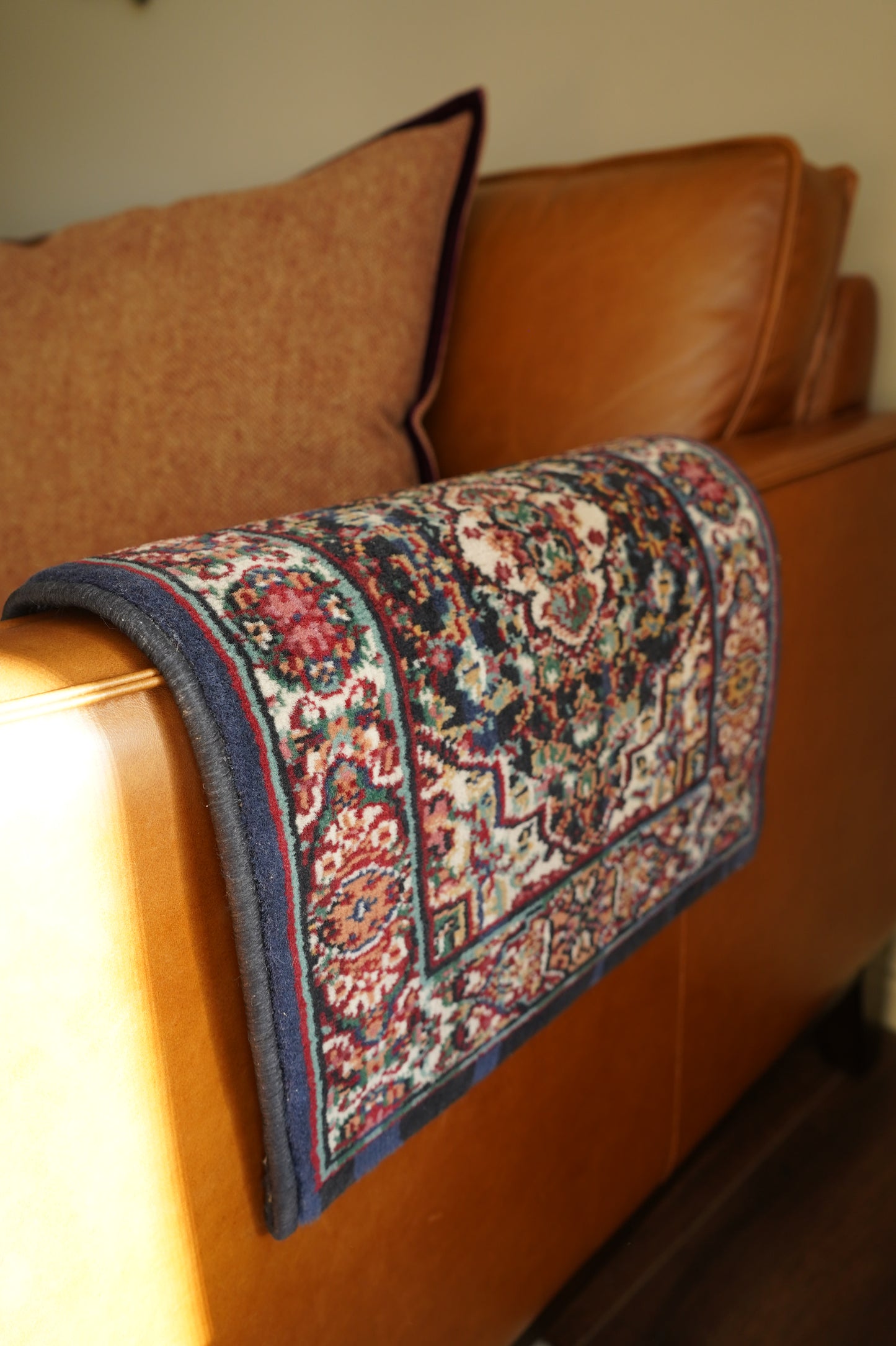 Small Blue Persian Style Rug, 20" x 15.5"