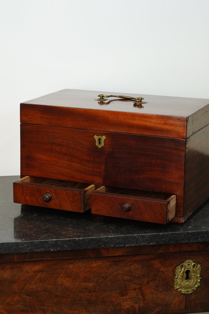 Antique Mahogany Dressing Box with Two Drawers, Circa 1840 detail