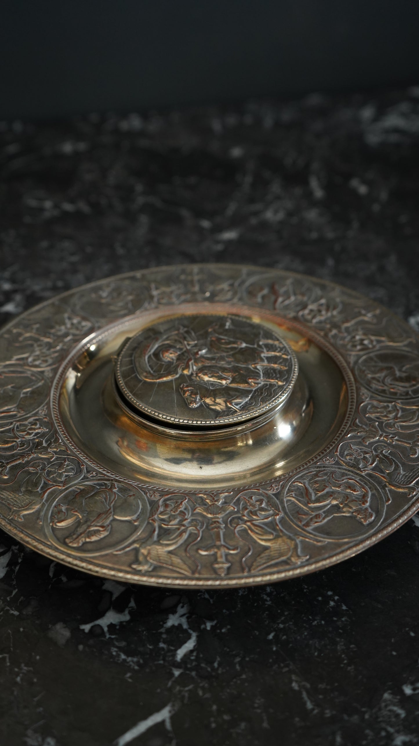 Victorian Silver-Plated Inkwell Depicting Boudica in Chariot – Neoclassical Revival Desk Accessory