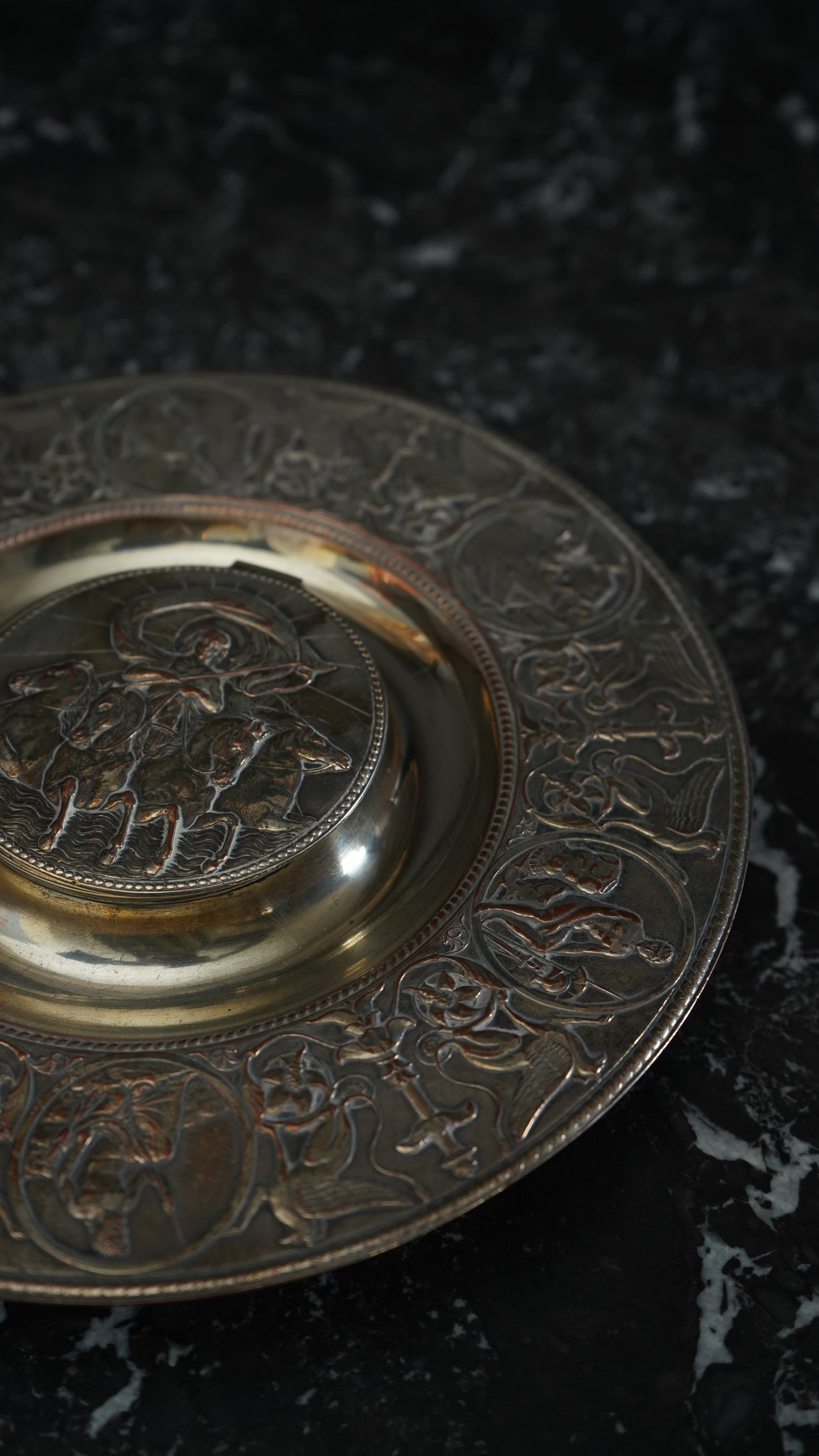 Victorian Silver-Plated Inkwell Depicting Boudica in Chariot – Neoclassical Revival Desk Accessory