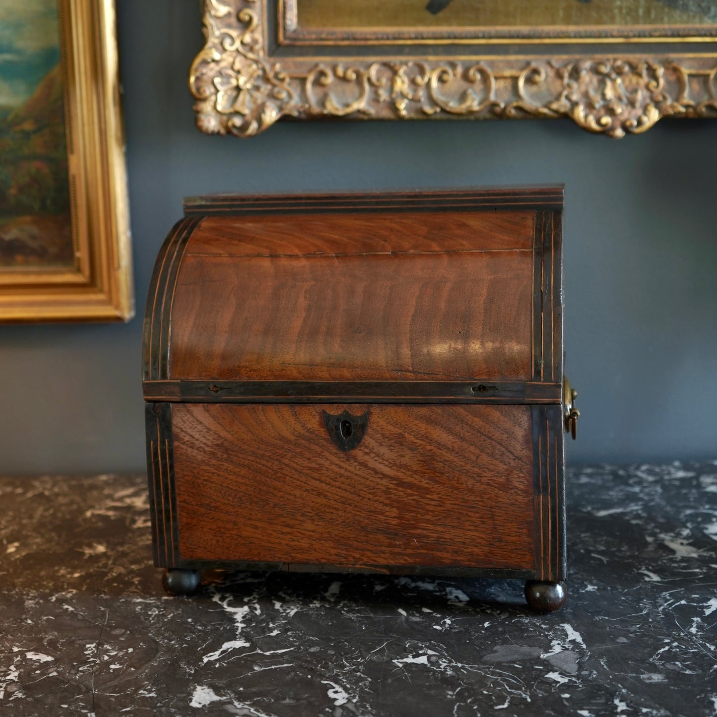Antique Georgian Regency Mahogany Tea Caddy with Dome Lid, c.1810 – Lockable Tea Box with Lined Interior