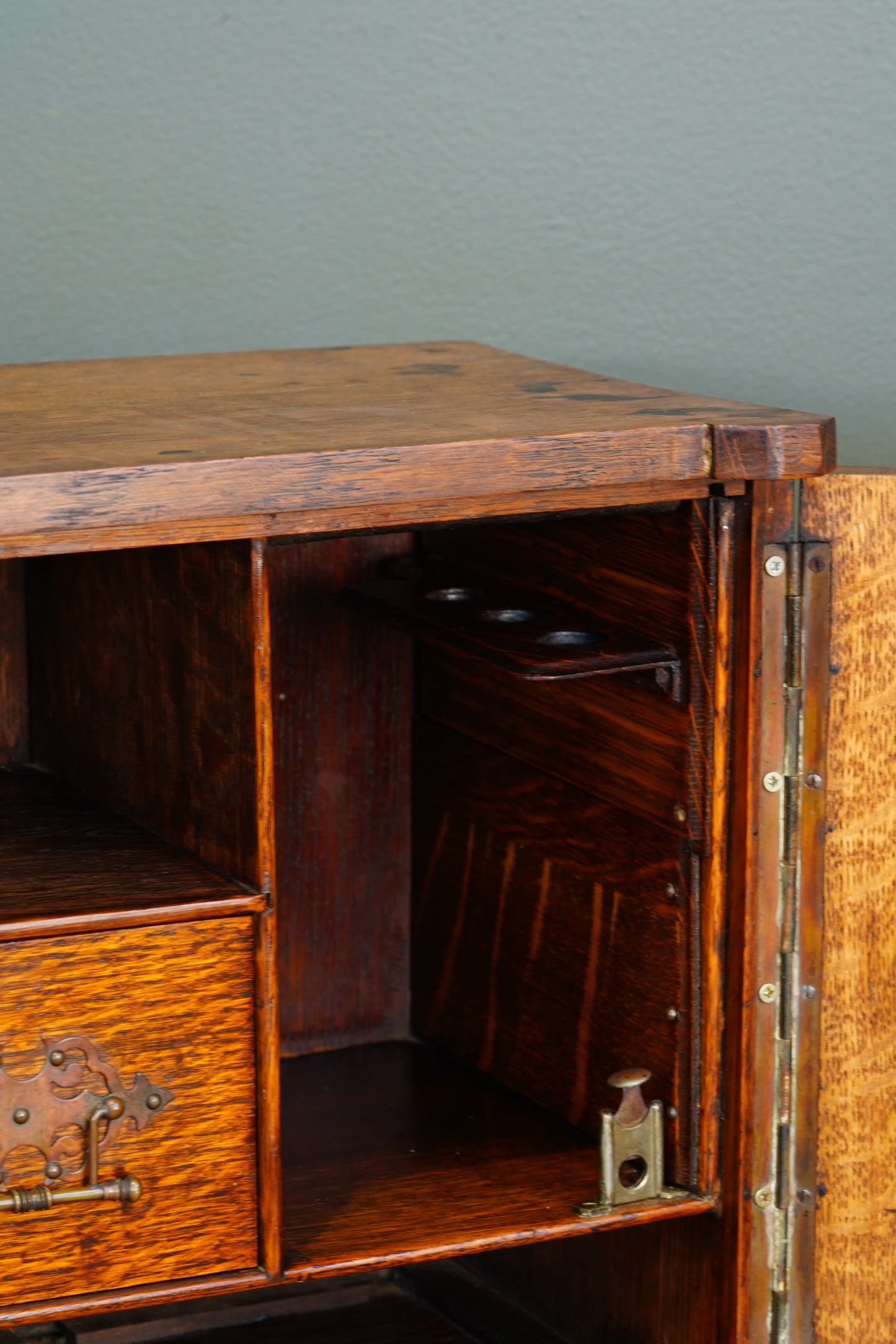 Antique Edwardian English Quartersawn Oak Smoker's Cabinet