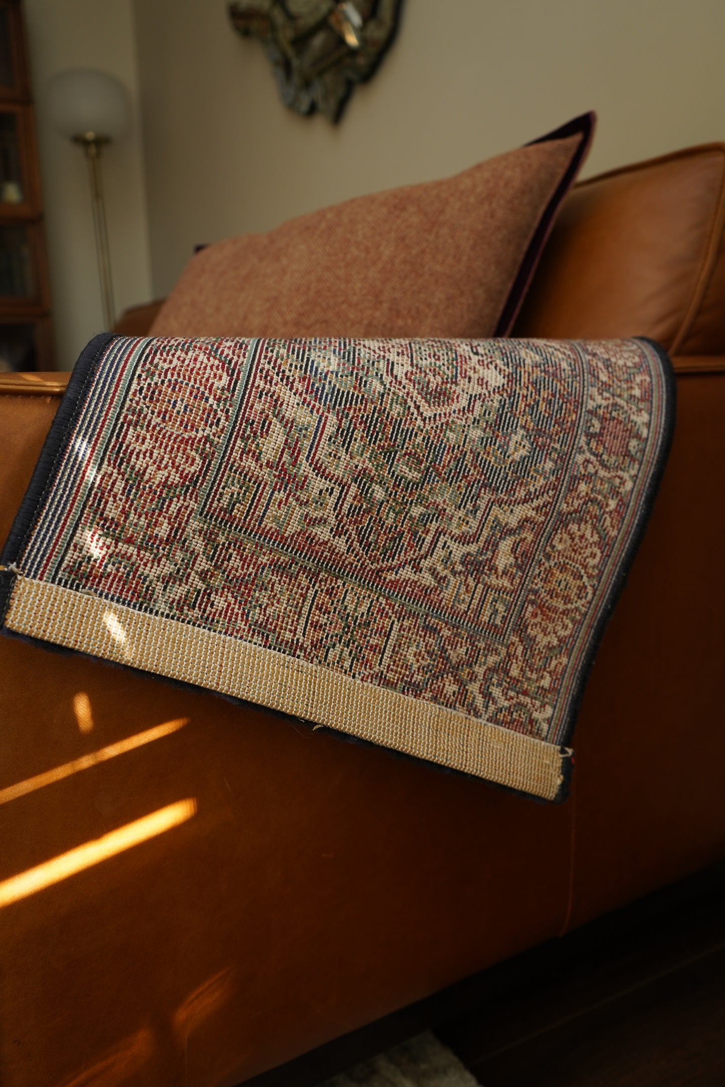 Small Blue Persian Style Rug, 20" x 15.5"