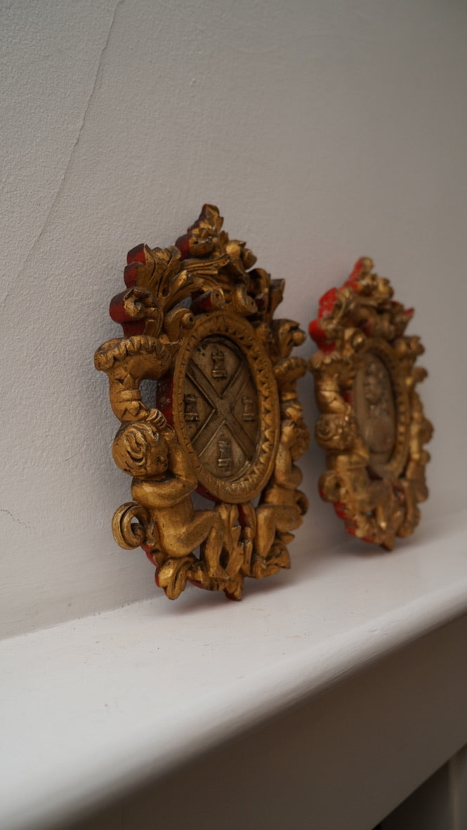 Pair of Giltwood Wall Plaques after William Wetmore Story (c. 1860–80) – Neo-Classical Portrait & Armorial