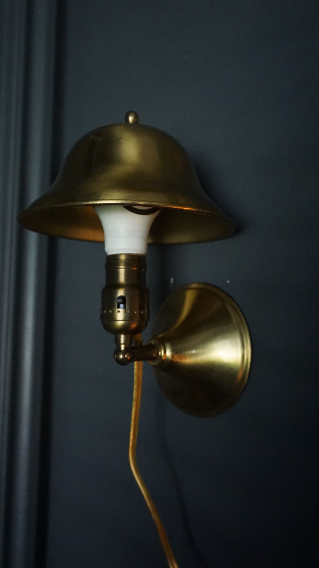 Vintage Cresco “Juniorlite” Brass Wall Sconce, c.1940s–1950s