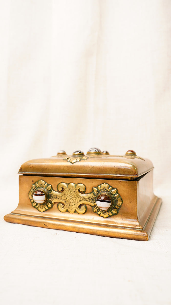 Victorian Gilt Brass Bézique Games Box with Agate Cabochons, Circa 1870 detail