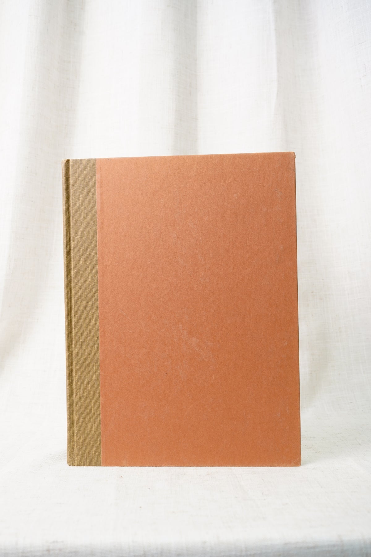 Vintage Living with Antiques Coffee Table Book